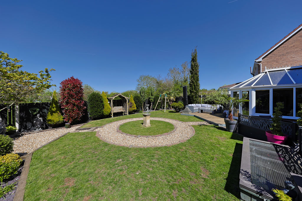 Sandstone Avenue Walton